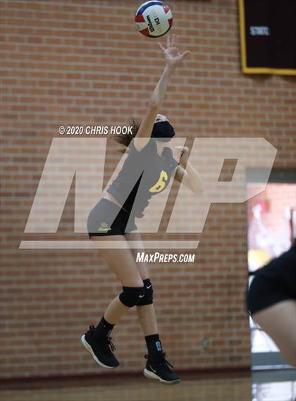 Thumbnail 3 in Salpointe Catholic vs. Mesquite photogallery.