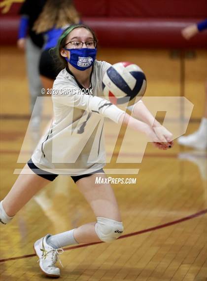 Thumbnail 2 in Salpointe Catholic vs. Mesquite photogallery.