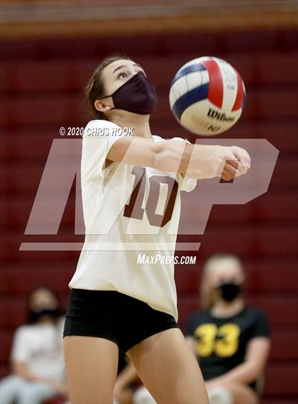 Thumbnail 2 in Salpointe Catholic vs. Mesquite photogallery.
