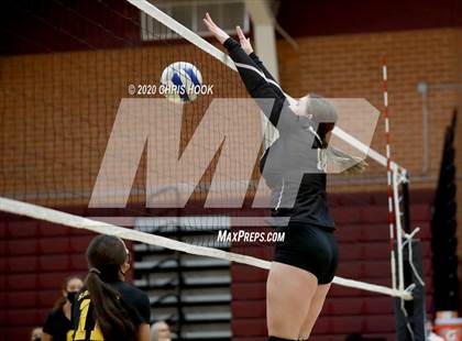 Thumbnail 3 in Salpointe Catholic vs. Mesquite photogallery.