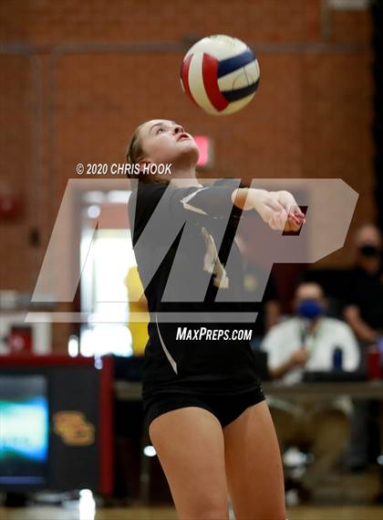 Thumbnail 2 in Salpointe Catholic vs. Mesquite photogallery.