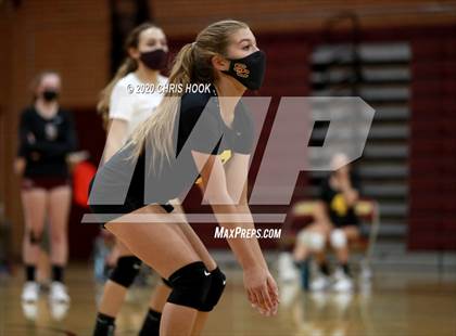 Thumbnail 2 in Salpointe Catholic vs. Mesquite photogallery.
