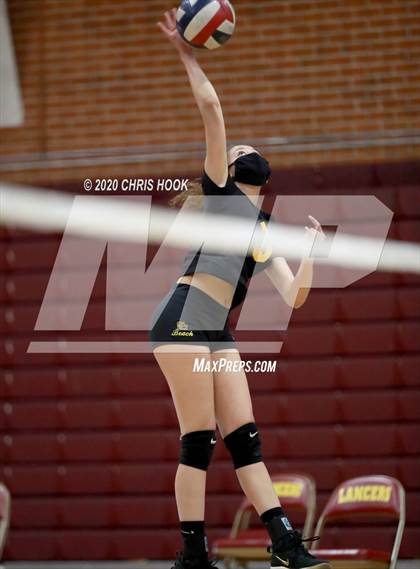 Thumbnail 3 in Salpointe Catholic vs. Mesquite photogallery.