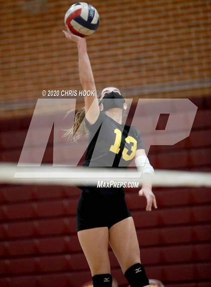 Thumbnail 2 in Salpointe Catholic vs. Mesquite photogallery.