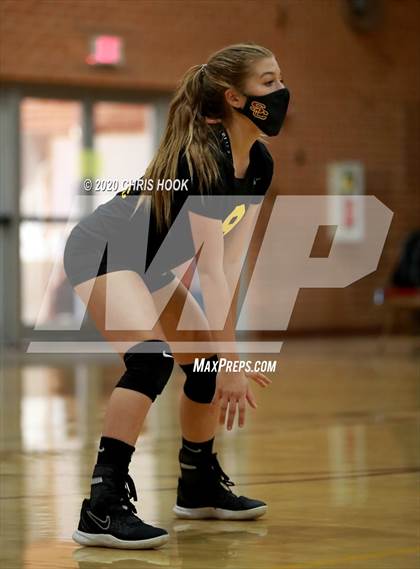 Thumbnail 2 in Salpointe Catholic vs. Mesquite photogallery.