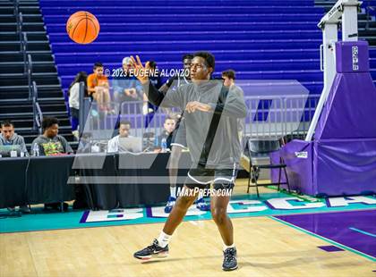 Thumbnail 1 in Mater Dei vs. Riviera Prep (City of Palms Classic) photogallery.