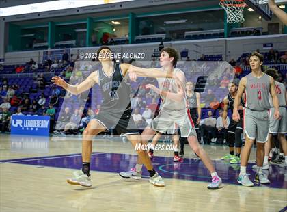 Thumbnail 2 in Mater Dei vs. Riviera Prep (City of Palms Classic) photogallery.