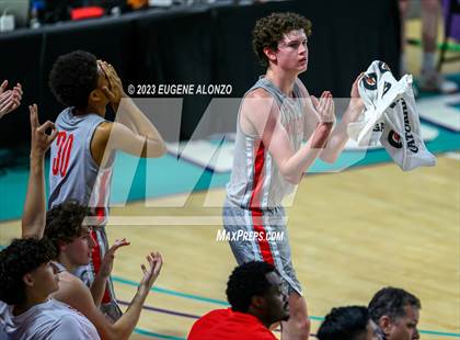 Thumbnail 2 in Mater Dei vs. Riviera Prep (City of Palms Classic) photogallery.