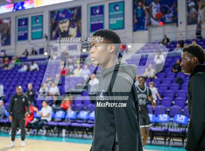 Thumbnail 2 in Mater Dei vs. Riviera Prep (City of Palms Classic) photogallery.