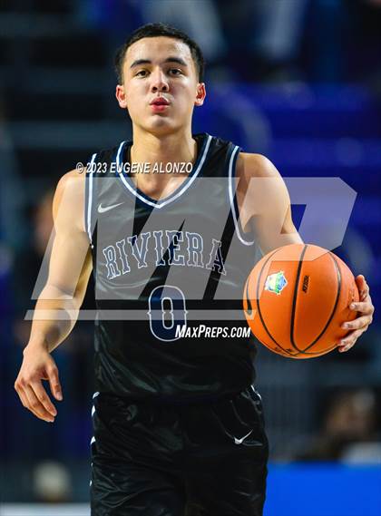Thumbnail 3 in Mater Dei vs. Riviera Prep (City of Palms Classic) photogallery.