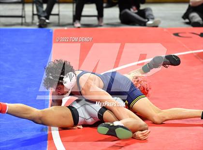 Thumbnail 2 in UIL State Championships - 6A 120lb Final photogallery.
