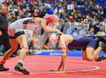 Thumbnail 2 in UIL State Championships - 6A 120lb Final photogallery.