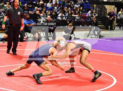 Thumbnail 2 in UIL State Championships - 6A 120lb Final photogallery.