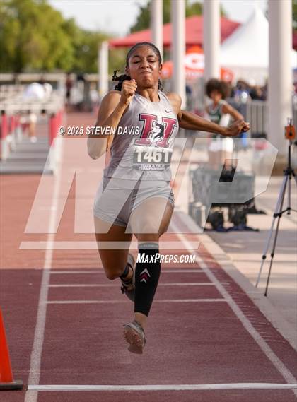 Thumbnail 3 in AIA Finals photogallery.