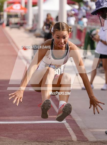 Thumbnail 2 in AIA Finals photogallery.