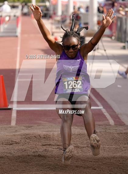 Thumbnail 2 in AIA Finals photogallery.