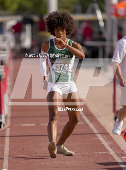 Thumbnail 2 in AIA Finals photogallery.
