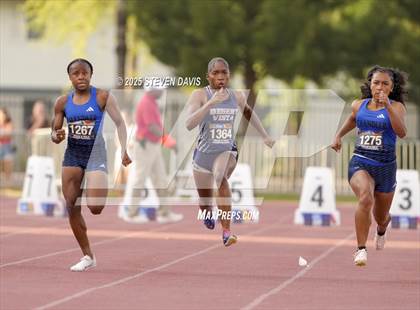 Thumbnail 3 in AIA Finals photogallery.