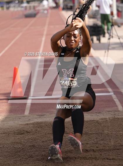 Thumbnail 2 in AIA Finals photogallery.