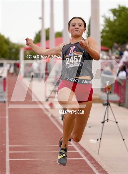Thumbnail 3 in AIA Finals photogallery.
