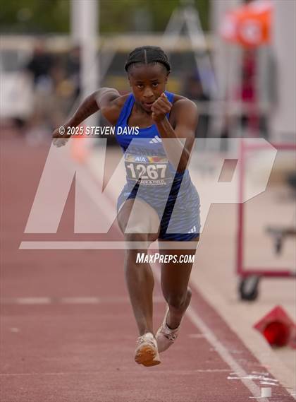 Thumbnail 3 in AIA Finals photogallery.