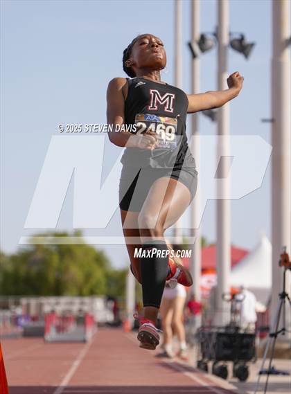 Thumbnail 2 in AIA Finals photogallery.