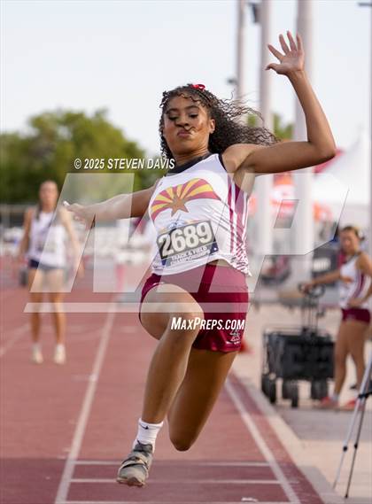Thumbnail 2 in AIA Finals photogallery.