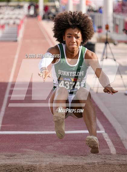 Thumbnail 3 in AIA Finals photogallery.