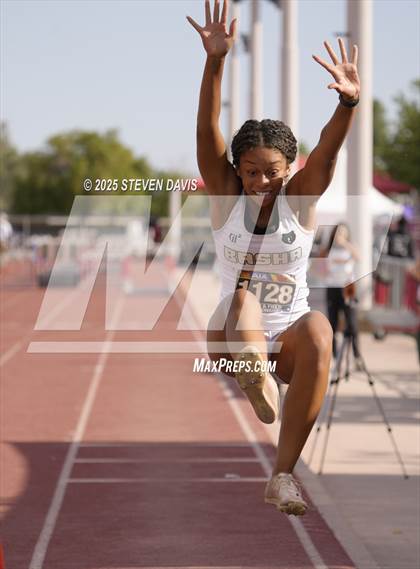 Thumbnail 1 in AIA Finals photogallery.