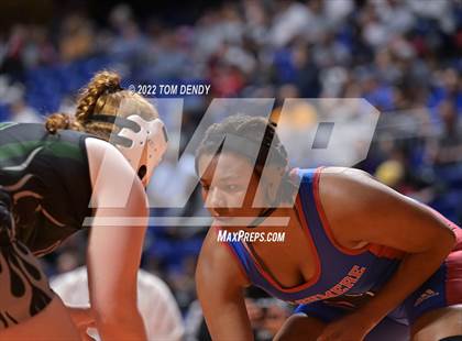 Thumbnail 3 in UIL State Championships - 5A 215lb Final photogallery.