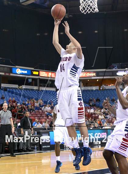 Thumbnail 3 in Fairfield vs. Modesto Christian (CIF SJS D3 Finals) photogallery.