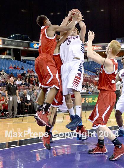 Thumbnail 2 in Fairfield vs. Modesto Christian (CIF SJS D3 Finals) photogallery.