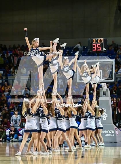 Thumbnail 2 in Vilonia vs. Greenwood (AAA 5A State Final) photogallery.