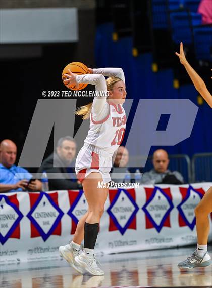 Thumbnail 2 in Vilonia vs. Greenwood (AAA 5A State Final) photogallery.
