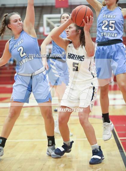 Thumbnail 3 in Perry Meridian vs. Decatur Central photogallery.