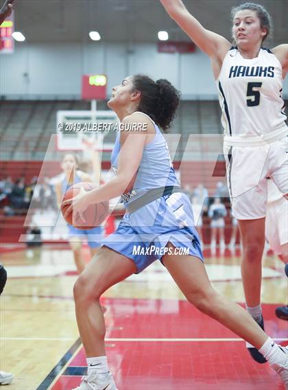 Thumbnail 1 in Perry Meridian vs. Decatur Central photogallery.