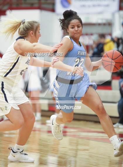 Thumbnail 2 in Perry Meridian vs. Decatur Central photogallery.