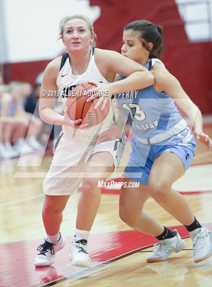 Thumbnail 3 in Perry Meridian vs. Decatur Central photogallery.