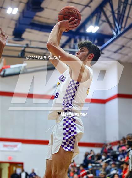 Thumbnail 2 in Veterans Memorial vs. Liberty Hill (UIL 5A Regional Quarterfinal) photogallery.