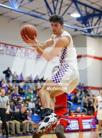 Thumbnail 1 in Veterans Memorial vs. Liberty Hill (UIL 5A Regional Quarterfinal) photogallery.