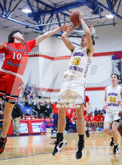 Thumbnail 2 in Veterans Memorial vs. Liberty Hill (UIL 5A Regional Quarterfinal) photogallery.