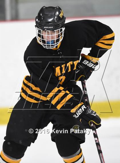 Thumbnail 1 in Amity Regional @ Lyman Hall/Haddam-Killingworth/Coginchaug photogallery.