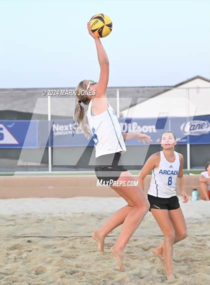 Thumbnail 2 in Arcadia vs. Saguaro (AIA DII Pairs Finals) photogallery.