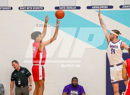 Thumbnail 2 in Pike vs. Ben Davis (IHSAA 4A Sectional 11 Final) photogallery.