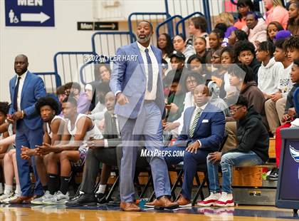 Thumbnail 2 in Pike vs. Ben Davis (IHSAA 4A Sectional 11 Final) photogallery.