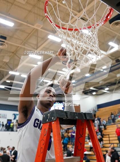 Thumbnail 2 in Pike vs. Ben Davis (IHSAA 4A Sectional 11 Final) photogallery.