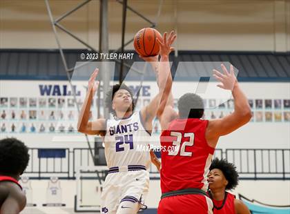 Thumbnail 3 in Pike vs. Ben Davis (IHSAA 4A Sectional 11 Final) photogallery.