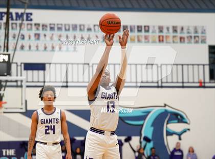 Thumbnail 3 in Pike vs. Ben Davis (IHSAA 4A Sectional 11 Final) photogallery.