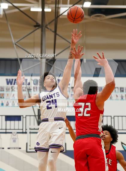 Thumbnail 2 in Pike vs. Ben Davis (IHSAA 4A Sectional 11 Final) photogallery.