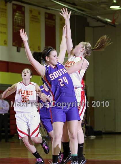 Thumbnail 2 in Williamsville East vs Williamsville South (Section VI Class A Quarterfinals) photogallery.